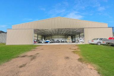 Other (Commercial) For Sale - NSW - Cowra - 2794 - LARGE COMMERCIAL SHED FOR YOUR BUSINESS OR INVESTMENT! (Image 2)