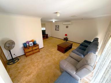 House For Sale - NSW - Quirindi - 2343 - BRICK & TILE IN IDEAL LOCATION (Image 2)