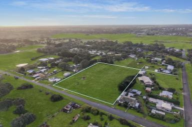 Residential Block For Sale - VIC - Hamilton - 3300 - Small acreage close to town  (Image 2)