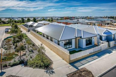 House For Sale - WA - Alkimos - 6038 - Stunning Modern Contemporary Home With Gorgeous Ocean Views  (Image 2)