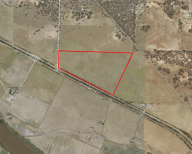 Cropping For Sale - SA - Tailem Bend - 5260 - HIGHWAY EXPOSURE, GENEROUS LAND AND EXCITING POTENTIAL  (Image 2)