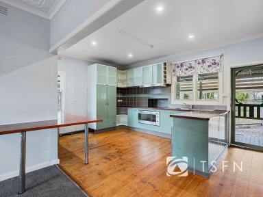 House For Sale - VIC - West Bendigo - 3550 - Timeless Weatherboard Charm with Space to Grow 1 Lazarus Street, West Bendigo. (Image 2)