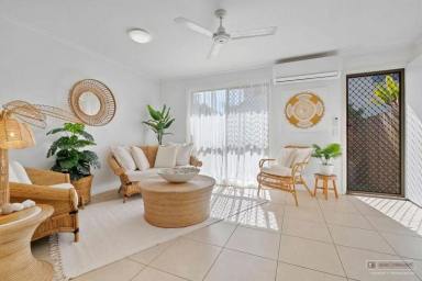 Unit Leased - QLD - Sunrise Beach - 4567 - Coastal 2 Bedroom Unit - walk to beach  (Image 2)