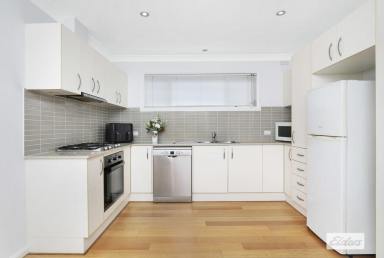 Townhouse For Lease - NSW - Coniston - 2500 - Spacious & Low-Maintenance Townhouse  (Image 2)
