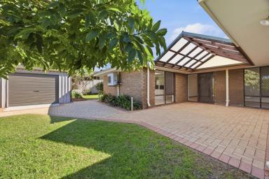 House For Sale - WA - Kardinya - 6163 - A Parkside Pleasure!  (Image 2)