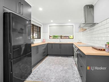 House For Lease - TAS - Devonport - 7310 - Spacious Home with Flexible Living  (Image 2)