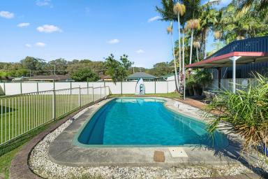House For Sale - NSW - Lemon Tree Passage - 2319 - WATERFRONT LIFESTYLE & FAMILY LIVING JUST MOMENTS FROM THE BAY! (Image 2)
