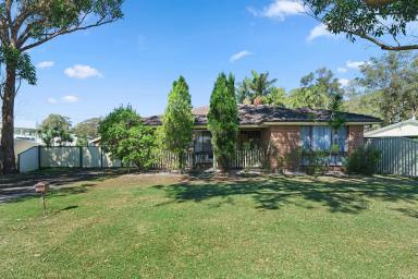 House For Sale - NSW - Lemon Tree Passage - 2319 - WATERFRONT LIFESTYLE & FAMILY LIVING JUST MOMENTS FROM THE BAY! (Image 2)