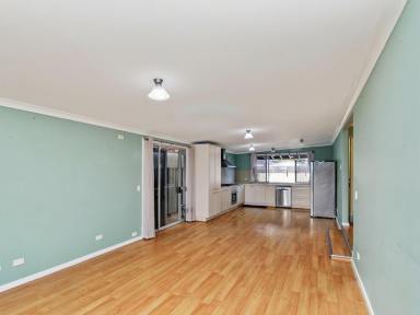 House For Sale - VIC - Bairnsdale - 3875 - LOW MAINTENANCE - LARGE LIVING  (Image 2)