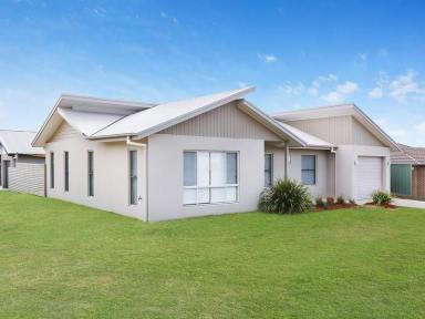 House For Sale - NSW - Mudgee - 2850 - MODERN LIVING, EXCEPTIONAL CONVENIENCE (Image 2)