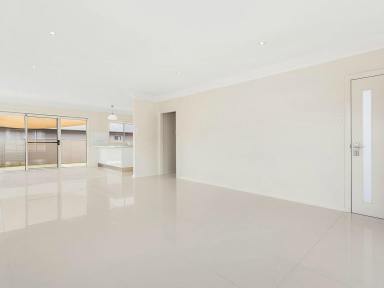 House For Sale - NSW - Mudgee - 2850 - MODERN LIVING, EXCEPTIONAL CONVENIENCE (Image 2)