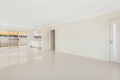 House For Sale - NSW - Mudgee - 2850 - MODERN LIVING, EXCEPTIONAL CONVENIENCE (Image 2)