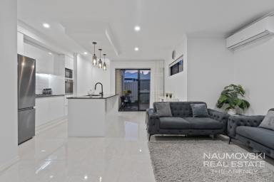 House For Sale - WA - Nollamara - 6061 - MODERN CONTEMPORARY AT ITS FINEST! (Image 2)