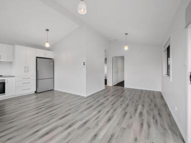 House For Lease - TAS - Swansea - 7190 - Charming 2 bedroom unit in the heart of Swansea  (Image 2)