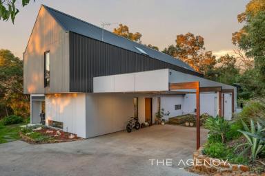 House For Sale - WA - Darlington - 6070 - Award-Winning Architectural Excellence!!  (Image 2)