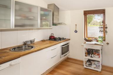 House For Lease - WA - Karridale - 6288 - Unique Character  (Image 2)