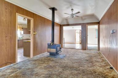 House For Sale - NSW - Dunedoo - 2844 - CHARACTER COTTAGE WITH ENDLESS POTENTIAL  (Image 2)