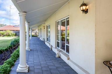 House For Sale - SA - Naracoorte - 5271 - Elegant Family Living in Desirable Dartmoor Close  (Image 2)