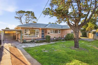 House For Sale - WA - Queens Park - 6107 - $1150pw Rent Potential - HOUSE + GRANNY FLAT + 794sqm Development Site = Winner  (Image 2)