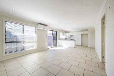 House For Sale - NSW - Grafton - 2460 - LOW MAINTENANCE BRICK & TILE  (Image 2)