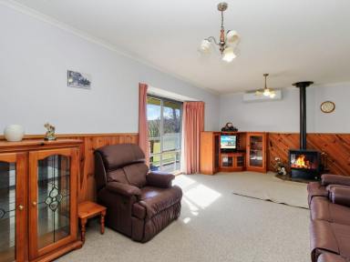 House For Sale - VIC - Omeo - 3898 - YOUR HIGH COUNTRY ESCAPE AWAITS  (Image 2)