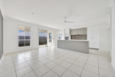 House For Sale - QLD - Glen Eden - 4680 - MOVE IN READY, NEW CARPETS, SIDE ACCESS, MULTIPLE LIVING AREAS!  (Image 2)
