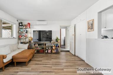 House For Sale - WA - Calista - 6167 - PET-FRIENDLY GROUND FLOOR LIVING WITH A PRIVATE BACKYARD (Image 2)