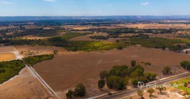 Mixed Farming For Sale - WA - Hopeland - 6125 - A Rare 64.54ha Rural Landholding with Endless Potential  (Image 2)