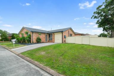 House For Sale - NSW - Raymond Terrace - 2324 - THE PERFECT FIRST HOME- MOVE IN, PUT YOUR FEET UP!  (Image 2)