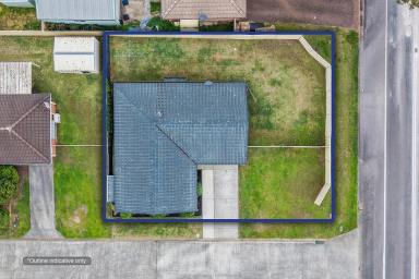 House For Sale - NSW - Raymond Terrace - 2324 - THE PERFECT FIRST HOME- MOVE IN, PUT YOUR FEET UP!  (Image 2)