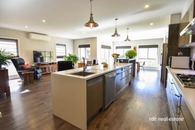House For Sale - NSW - Inverell - 2360 - EFFORTLESSLY COMFORTABLE (Image 2)