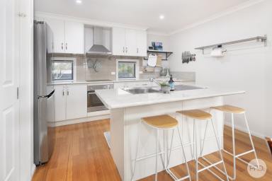 House For Sale - VIC - Scarsdale - 3351 - The Ultimate Aussie Dream - Modern Comfort & Country Lifestyle On Over 1,000m²  (Image 2)