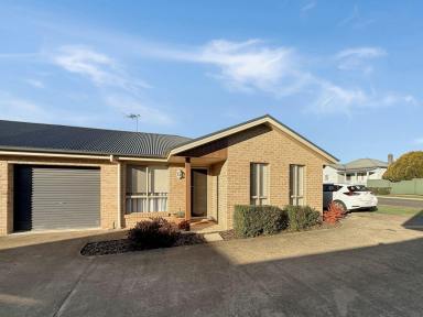Townhouse For Sale - NSW - Young - 2594 - Great Modern Units - Buy One, Two, Three or Four!  (Image 2)