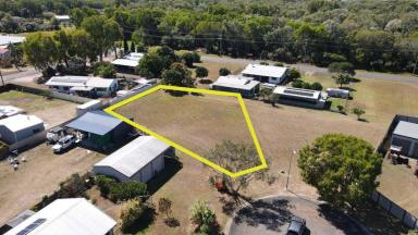 Residential Block For Sale - QLD - Forrest Beach - 4850 - PRIME BEACH OPPORTUNITY : SPACIOUS BLOCK IN FORREST BEACH!  (Image 2)