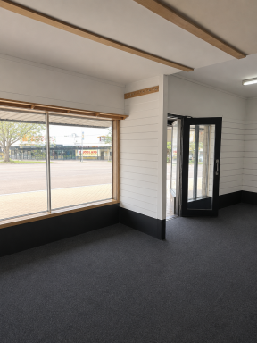 Retail For Sale - SA - Barmera - 5345 - Main Street Position with Potential! (Image 2)