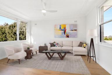 House For Sale - NSW - Goulburn - 2580 - Quality Family Home on a Beautiful 896.6m² Garden Block (Image 2)