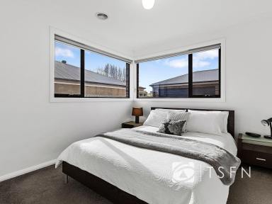 House For Sale - VIC - Epsom - 3551 - Modern, Low-Maintenance and Highly Convenient  (Image 2)