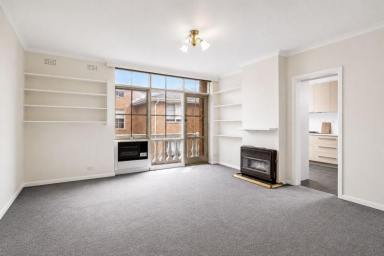 Apartment For Lease - VIC - Elsternwick - 3185 - Spacious, Light-Filled Two-Bedroom Apartment in the Heart of Elsternwick  (Image 2)