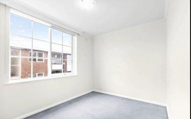 Apartment For Lease - VIC - Elsternwick - 3185 - Large modern light filled two bedroom first floor apartment  (Image 2)