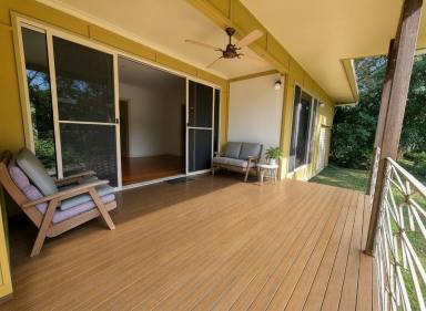 House For Sale - QLD - Macleay Island - 4184 - Character, Convenience & Endless Potential - Minimal work to Create Maximum Return! Walk to Ferry Pub & Shops  (Image 2)