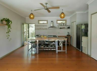 House For Sale - QLD - Macleay Island - 4184 - Character, Convenience & Endless Potential - Minimal work to Create Maximum Return! Walk to Ferry Pub & Shops  (Image 2)