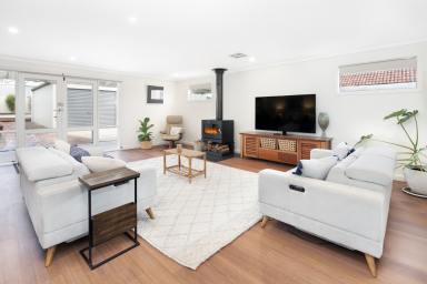 House For Sale - VIC - Soldiers Hill - 3350 - A Renovation Done Right  (Image 2)