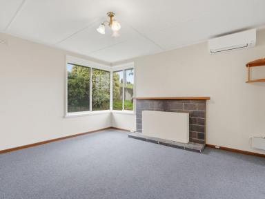 House For Lease - TAS - Glenorchy - 7010 - Freshly Refreshed Family Home in Convenient Location (Image 2)