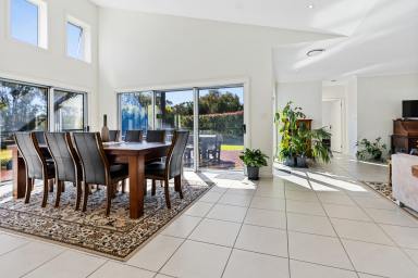 House For Sale - NSW - Mudgee - 2850 - FAMILY LIVING IN BLUE CHIP LOCATION (Image 2)