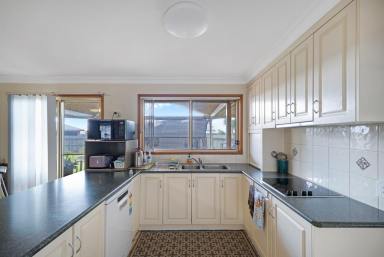 House For Lease - QLD - Rangeville - 4350 - Premium Family Living with Space, Comfort & Convenience  (Image 2)