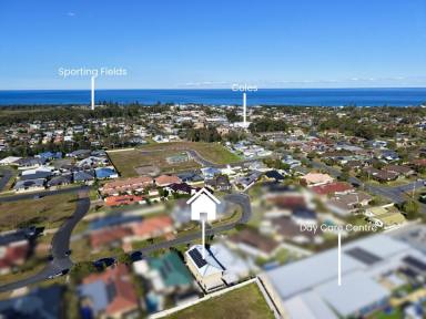 Unit For Sale - NSW - Old Bar - 2430 - ELEVATED POSITION WITH VIEWS OF MOUNTAINS AND OCEAN GLIMPSES  (Image 2)