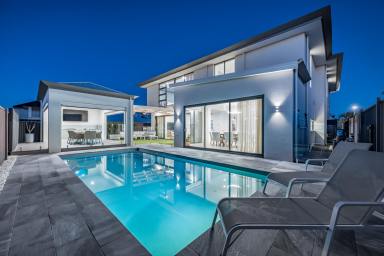 House For Sale - WA - Iluka - 6028 - COASTAL EXCELLENCE!  (Image 2)