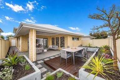 House For Sale - WA - Burns Beach - 6028 - CONTEMPORARY CLASS & COMFORT!  (Image 2)