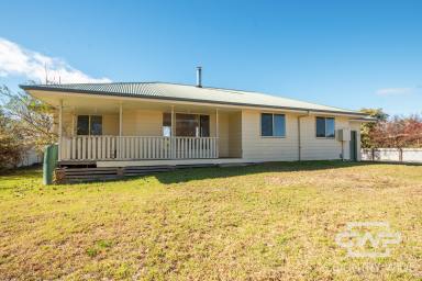 House For Lease - NSW - Glen Innes - 2370 - RENOVATE FAMILY HOME (Image 2)