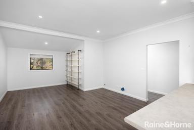 House For Lease - NSW - Wagga Wagga - 2650 - LOVELY CENTRAL COTTAGE (Image 2)